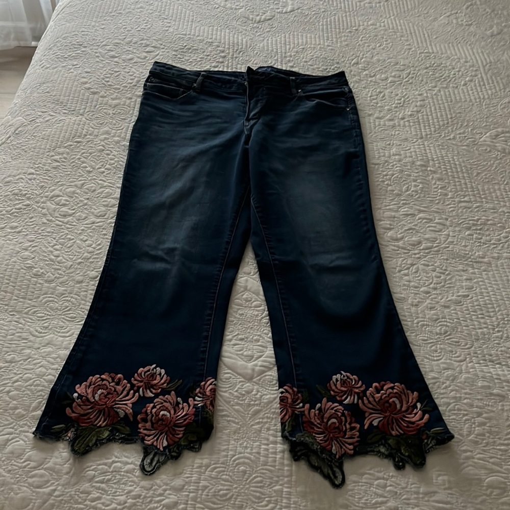 Jag jeans, 16 mid rise, boot cut crop with embroidered bottom
